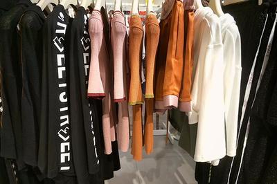 開服裝店怎么進(jìn)貨?做到這四點(diǎn),你就能把成本壓到最低